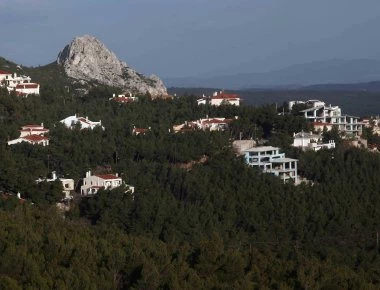 Η κυβέρνηση θα κατεδαφίσει τα αυθαίρετα με... τις Ενοπλες Δυνάμεις - Ποια η σύνδεση ΤΑΙΠΕΔ με το Κόκκινο Λιμανάκι